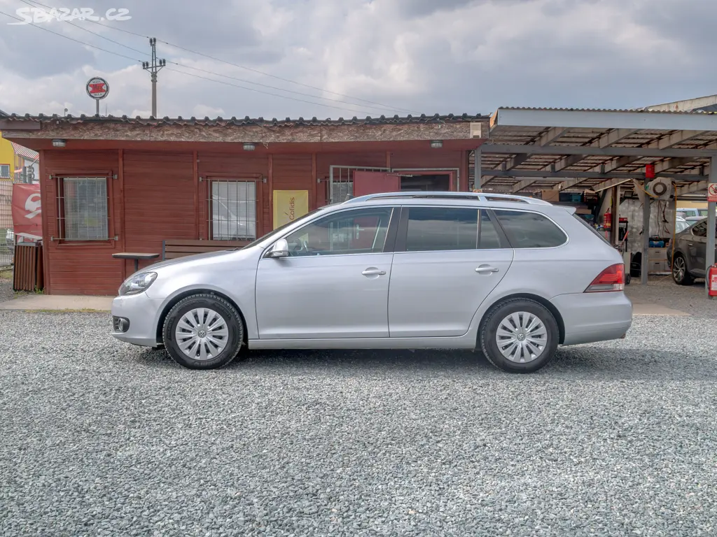 Volkswagen Golf 1.6TDI 77KW DSG PO ROZVODECH